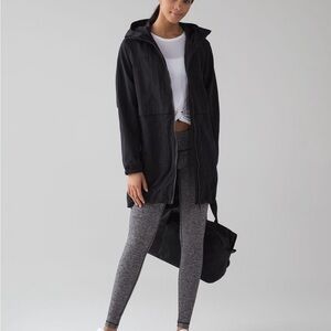 Lululemon Easy as Rain Hooded Rain Jacket lined